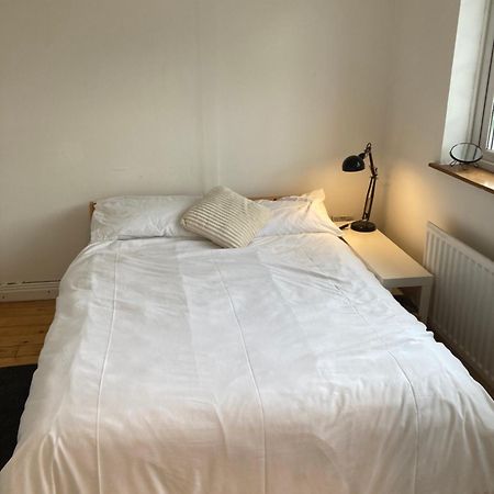 Entire Terraced Two Story Redbrick House With Parking In Secluded Cul De Sac Villa Dublin Kültér fotó